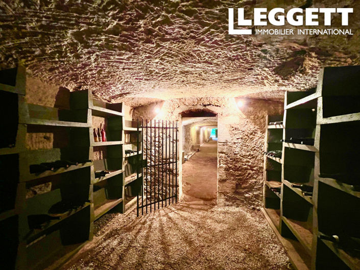 Image No.9-6 Bed House for sale