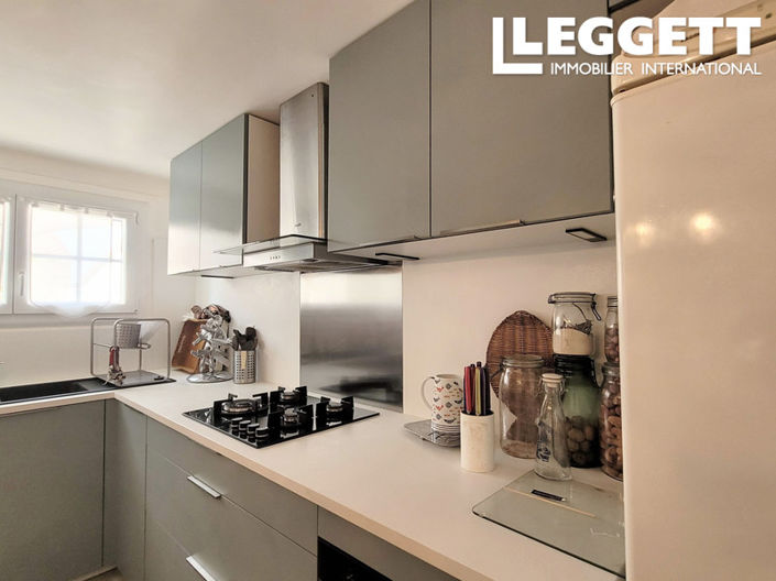 Image No.5-2 Bed House for sale