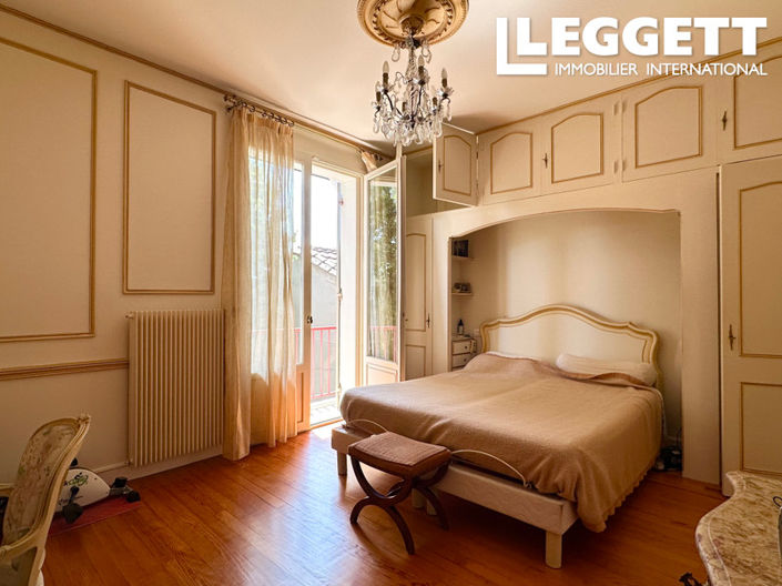 Image No.6-5 Bed House for sale