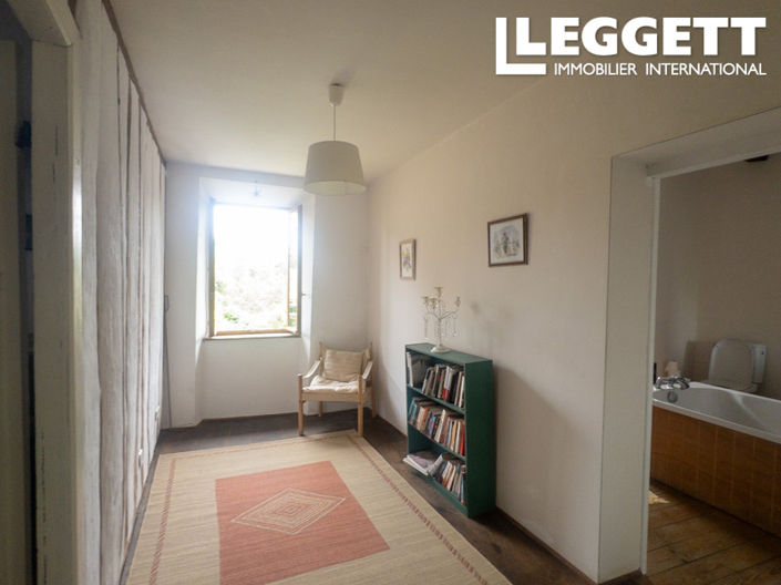 Image No.8-4 Bed House for sale