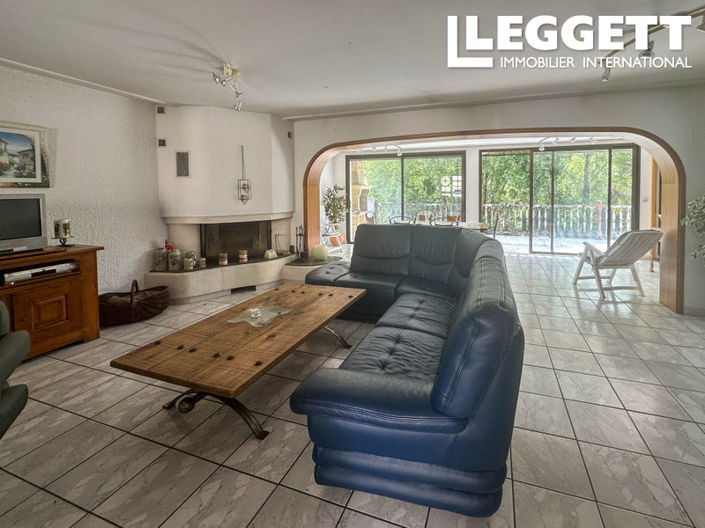 Image No.6-3 Bed House for sale