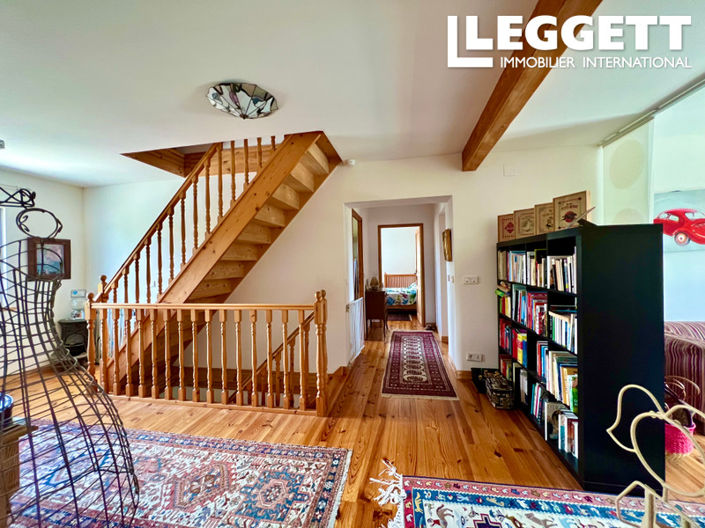 Image No.6-9 Bed House for sale