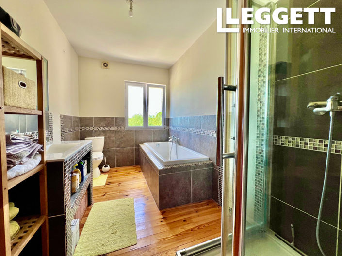 Image No.7-9 Bed House for sale