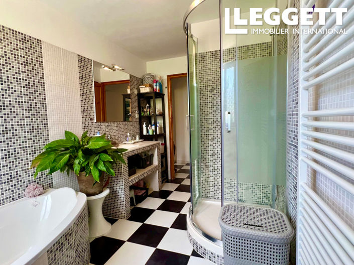 Image No.9-9 Bed House for sale