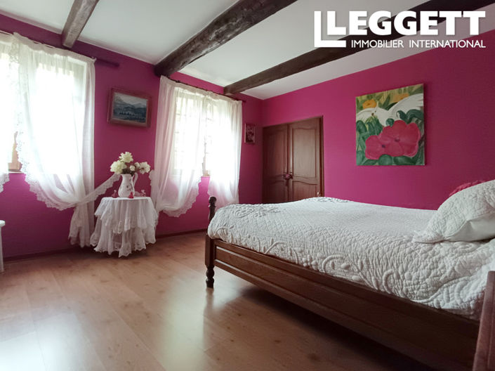 Image No.8-4 Bed House for sale