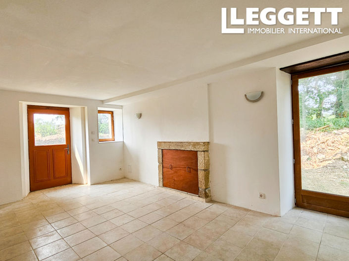 Image No.10-6 Bed House for sale