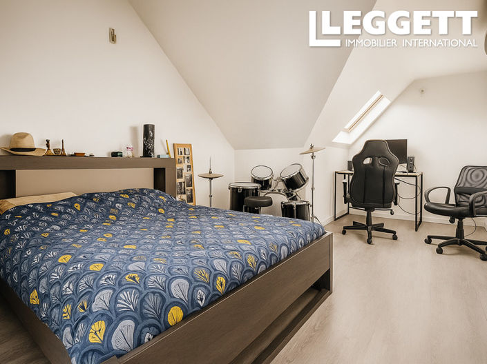 Image No.6-4 Bed House for sale