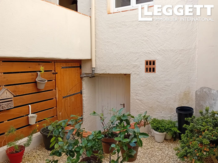 Image No.10-3 Bed House for sale