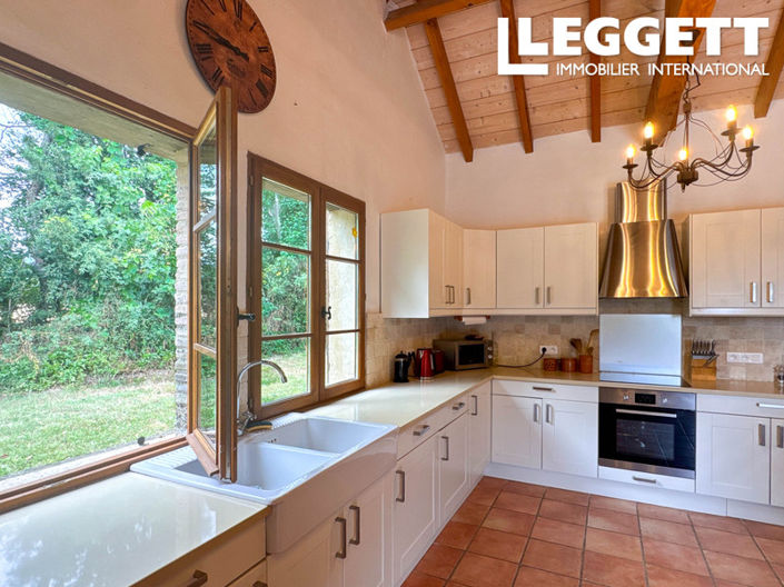 Image No.9-5 Bed House for sale