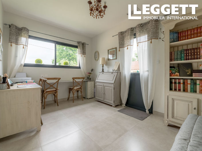 Image No.9-4 Bed House for sale