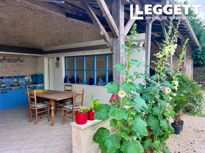 Image No.10-3 Bed House for sale