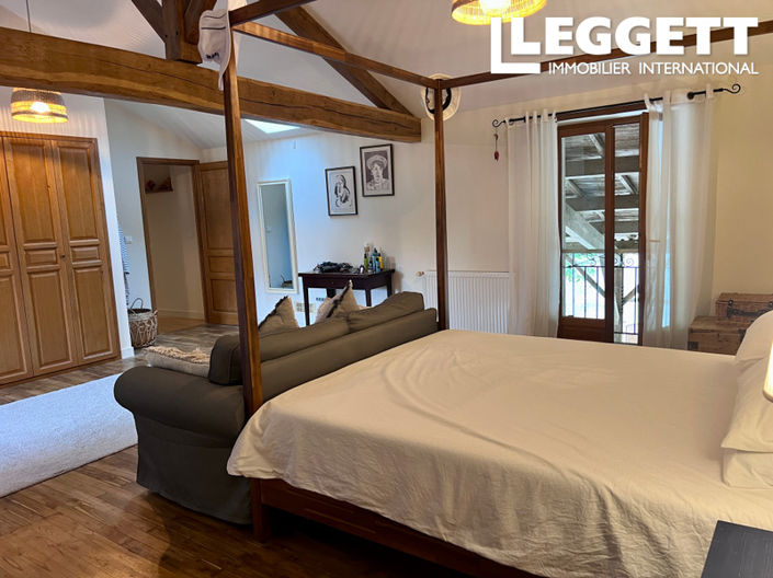 Image No.8-3 Bed House for sale