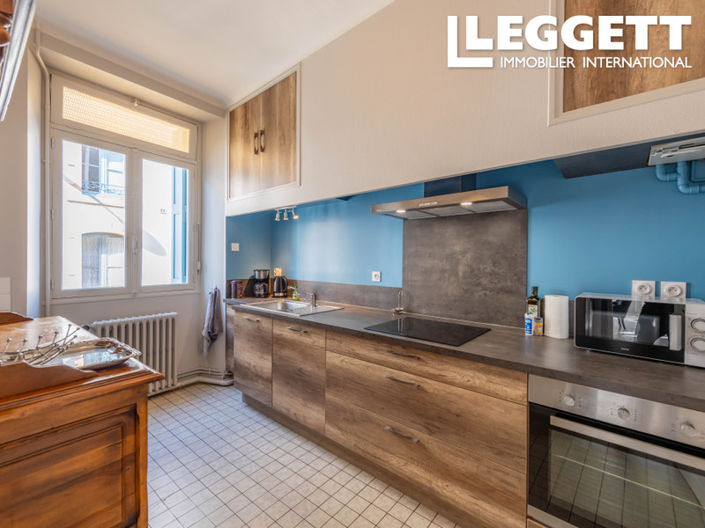 Image No.2-8 Bed Commercial for sale