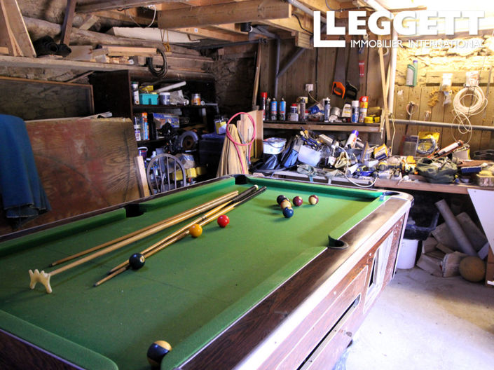 Image No.10-3 Bed House for sale