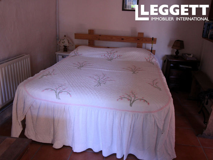 Image No.8-3 Bed House for sale