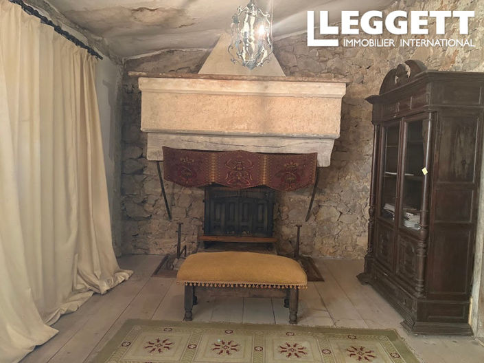 Image No.10-5 Bed House for sale