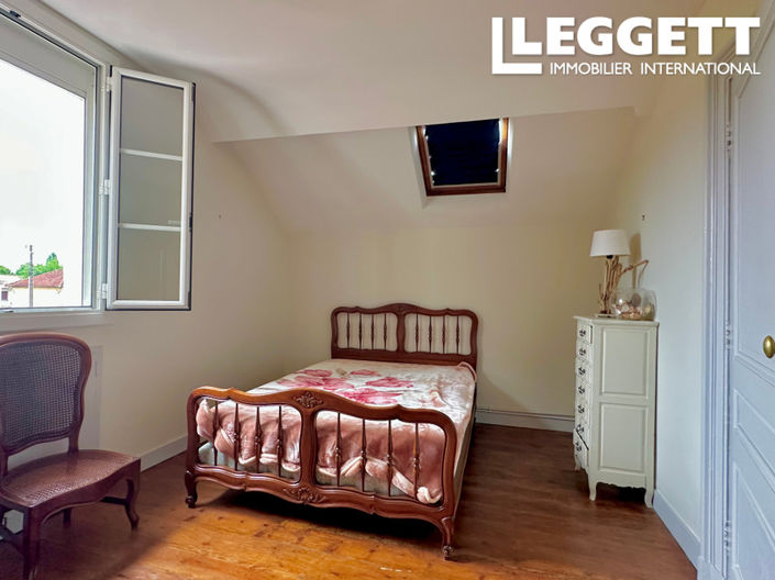 Image No.9-5 Bed House for sale