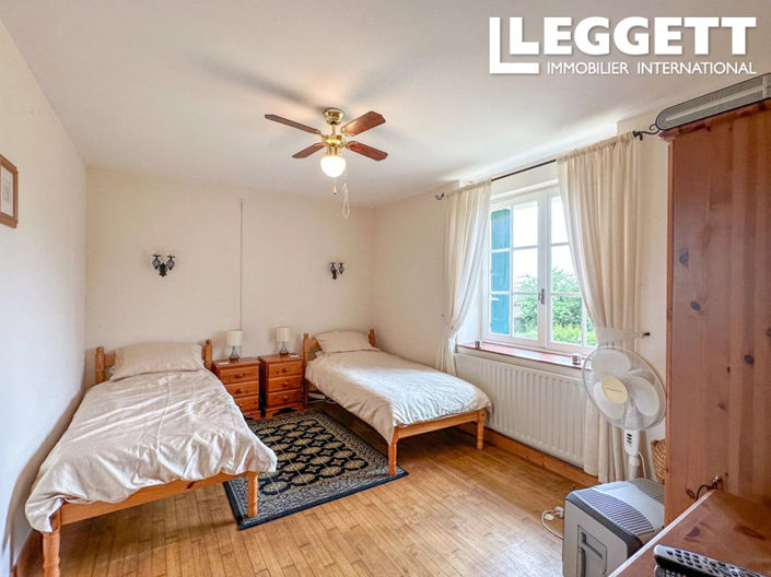 Image No.6-4 Bed House for sale