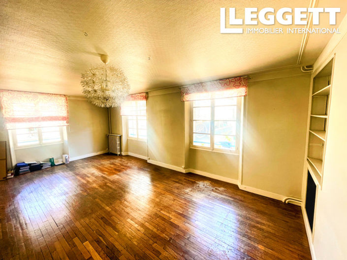 Image No.7-3 Bed Commercial for sale