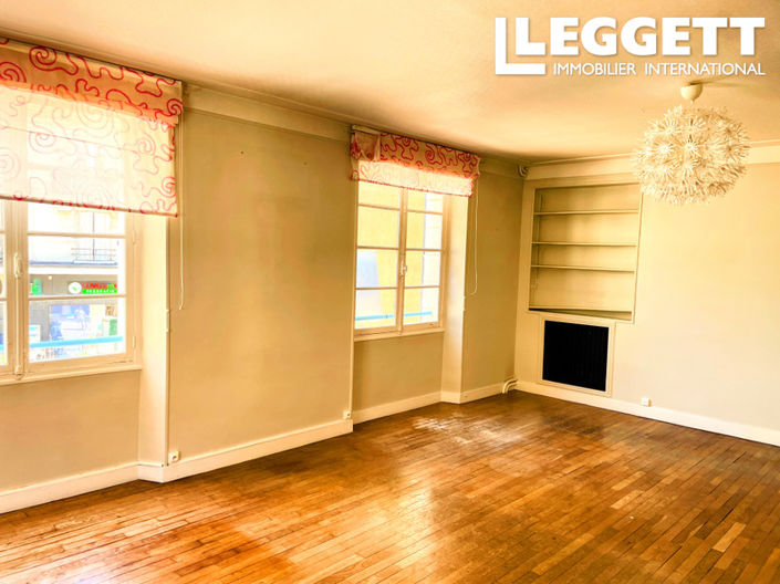 Image No.9-3 Bed Commercial for sale