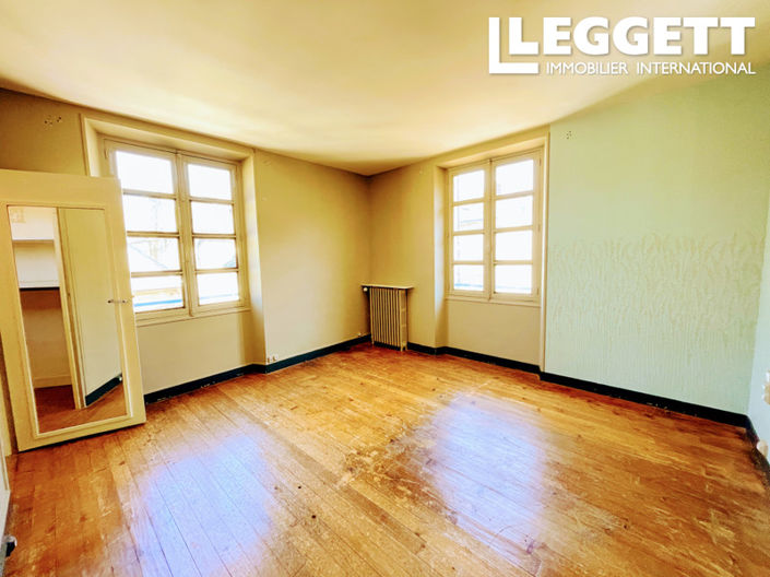 Image No.10-3 Bed Commercial for sale