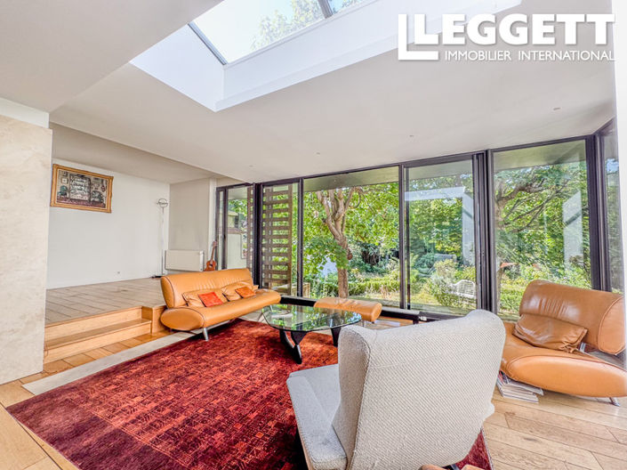 Image No.2-5 Bed House for sale