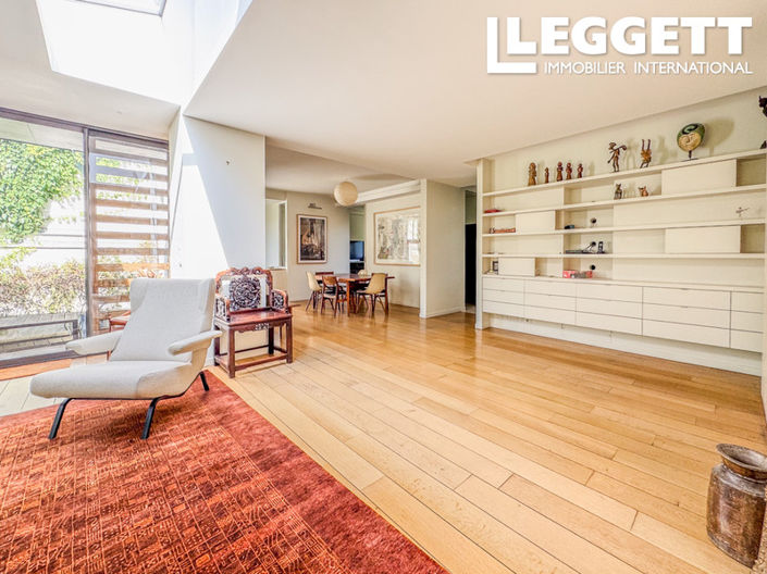 Image No.3-5 Bed House for sale