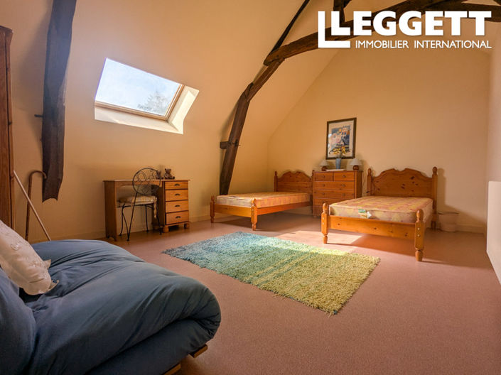 Image No.4-8 Bed House for sale