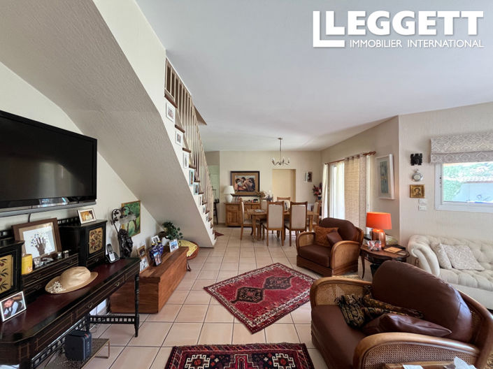 Image No.3-4 Bed House for sale