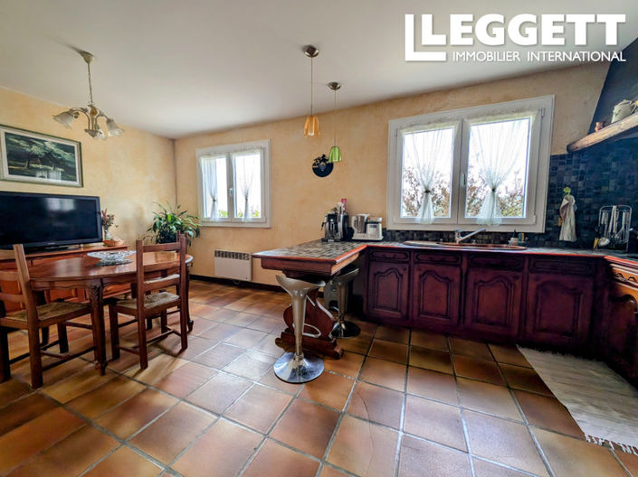 Image No.6-4 Bed House for sale