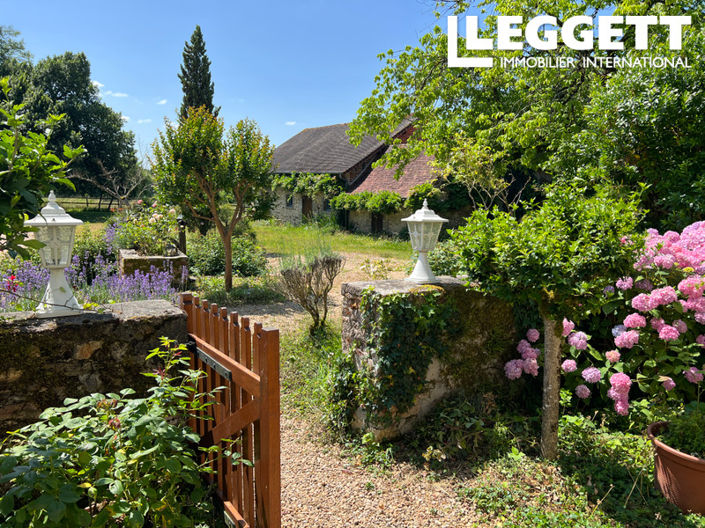 Image No.2-4 Bed Chateaux for sale