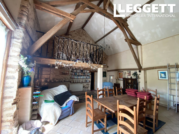 Image No.2-4 Bed House for sale