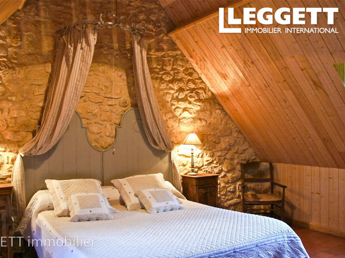 Image No.7-10 Bed House for sale