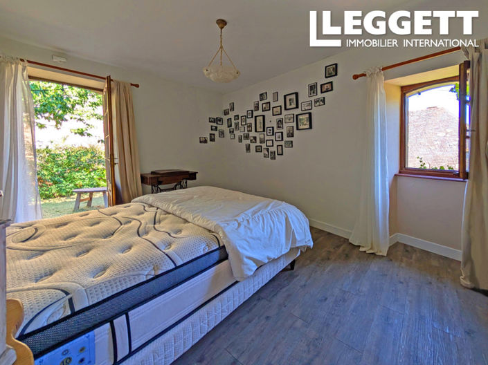 Image No.10-4 Bed House for sale