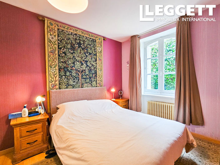 Image No.10-5 Bed House for sale