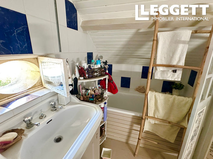 Image No.9-3 Bed House for sale