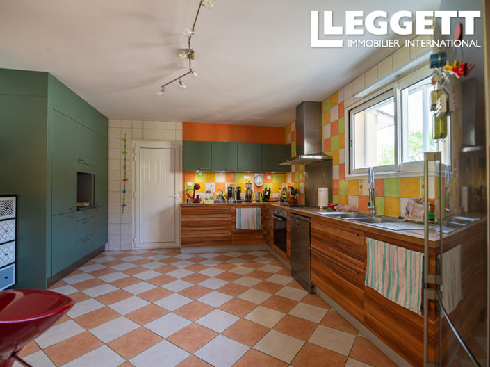 Image No.5-4 Bed House for sale