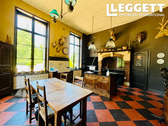 Image No.7-6 Bed Chateaux for sale