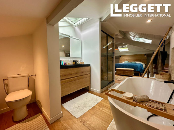 Image No.10-7 Bed House for sale