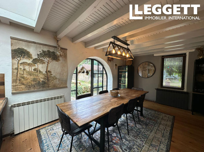 Image No.7-7 Bed House for sale