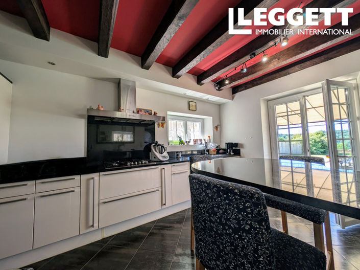 Image No.5-9 Bed House for sale