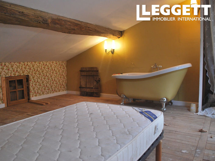 Image No.8-2 Bed House for sale