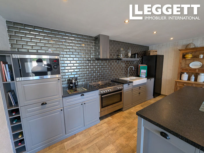 Image No.5-6 Bed House for sale