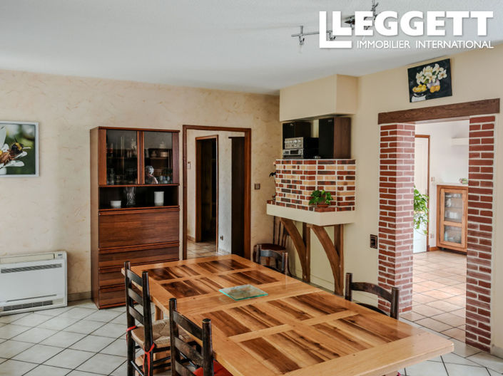 Image No.7-4 Bed House for sale