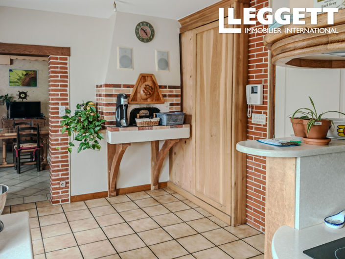 Image No.8-4 Bed House for sale