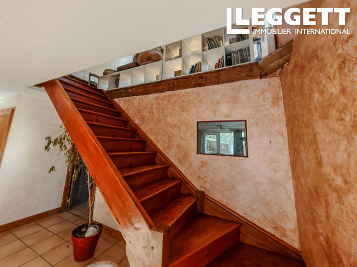 Image No.7-5 Bed House for sale