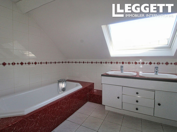 Image No.10-7 Bed House for sale