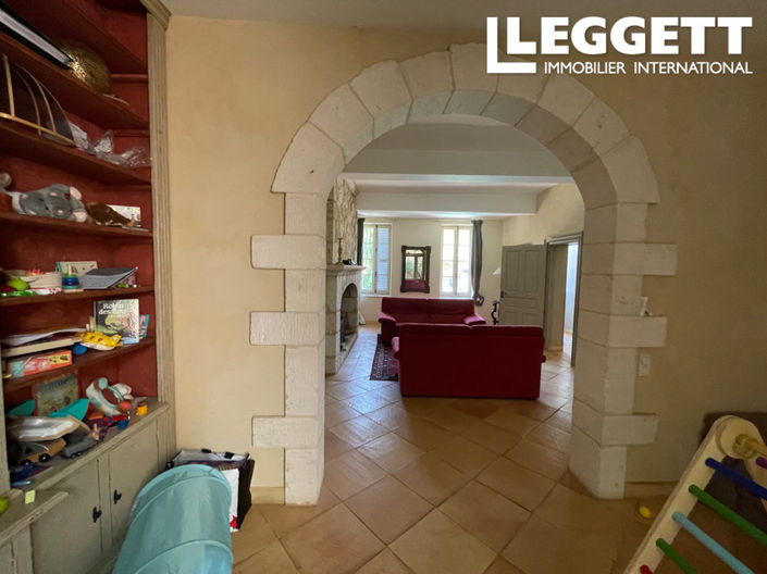 Image No.10-6 Bed House for sale