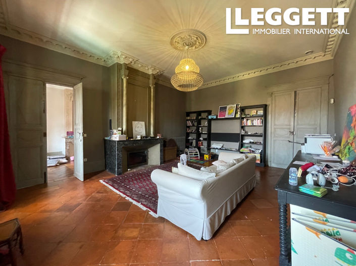 Image No.9-6 Bed House for sale