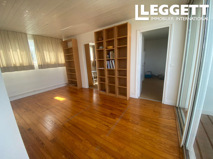 Image No.6-4 Bed House for sale